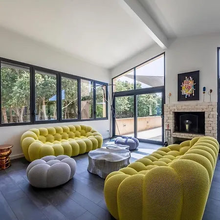 Domaine & Version Maquis بونيفَسْيو