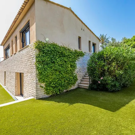 Domaine & Version Maquis فيلة بونيفَسْيو