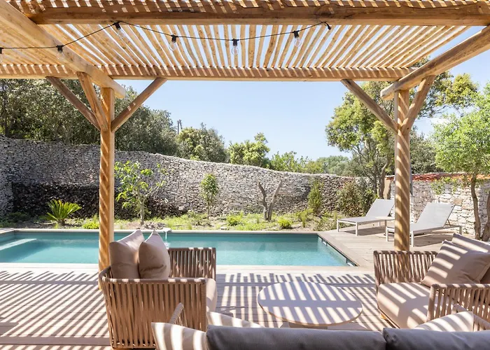 فيلة Domaine & Version Maquis
